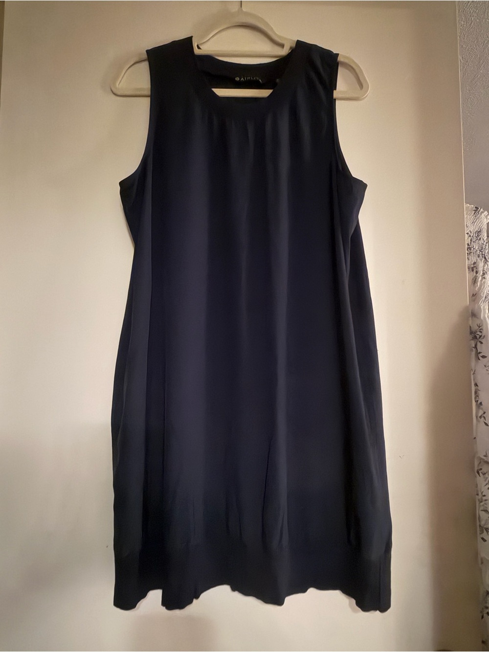 Athleta Sleeveless spf sun proof Navy Shift Dress